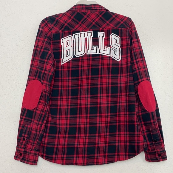 Boys NBA Chicago Bulls Long Sleeve Shirt Size M - Picture 3 of 5